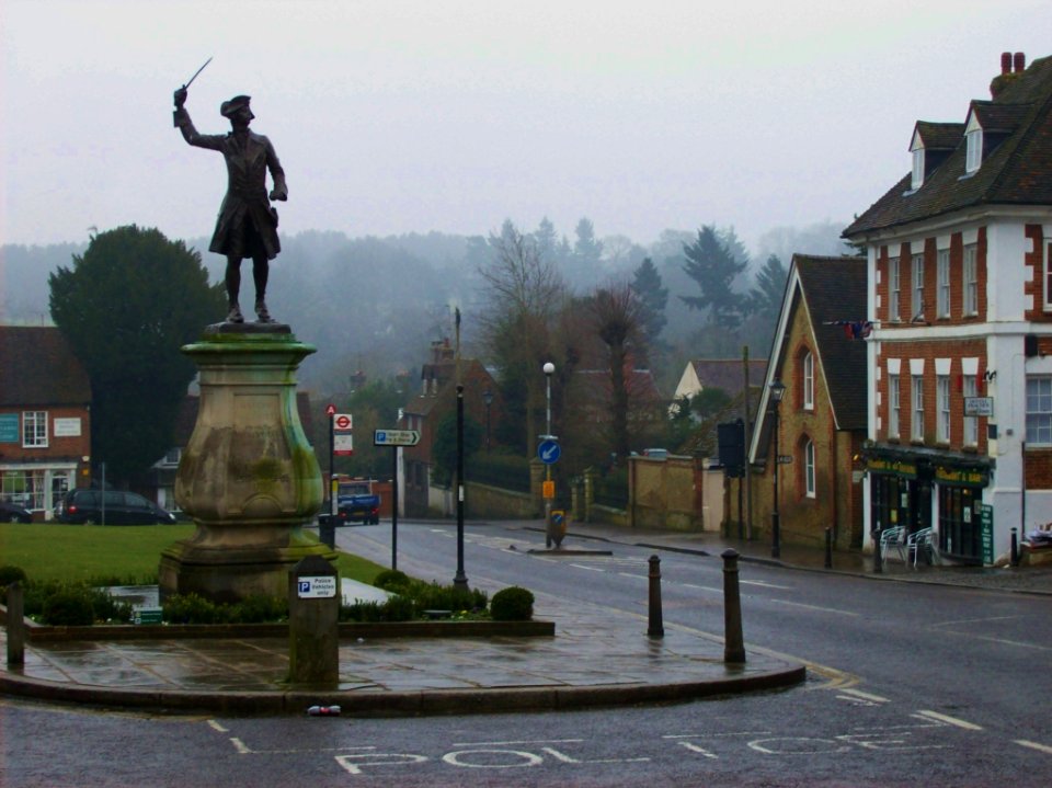 Westerham village green with statue of Wolfe