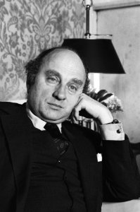 West-Duitse minister van Economische Zaken Lambsdorff (l. in Nederland met minis, Bestanddeelnr 932-0743