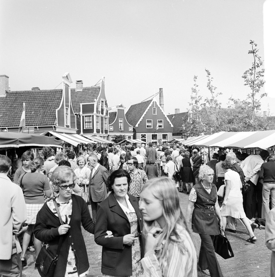 Zaanse jaarmarkt op Zaanse Schans, overzicht, Bestanddeelnr 926-6170