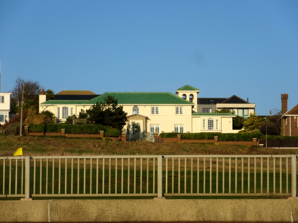 Zaldia, Roedean Way, Roedean (December 2016) (1)