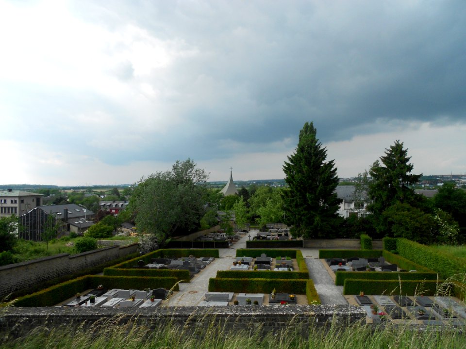 Zéisseng Cessange - Kierfecht Cemetery - June 2012