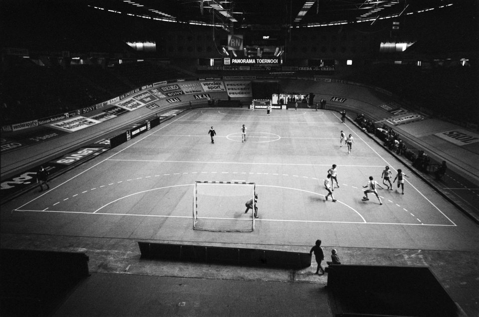Zaalvoetbaltoernooi in Rotterdam overzicht, Bestanddeelnr 929-5091