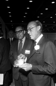 Z. K. H. Prins Bernhard opent XVIII Internationale Congres over Lucht- en Ruimte, Bestanddeelnr 922-7929