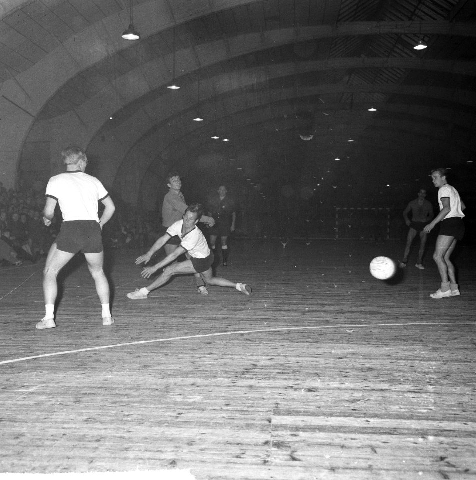 Zaalhandbal Nitoc tegen Aalsmeer 17-12, spelmoment, Bestanddeelnr 917-2095