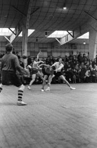 Zaalhandbal Niloc tegen Stratum-Meteoor te Amsterdam 24-9 Frans van der Heyden, Bestanddeelnr 918-5055