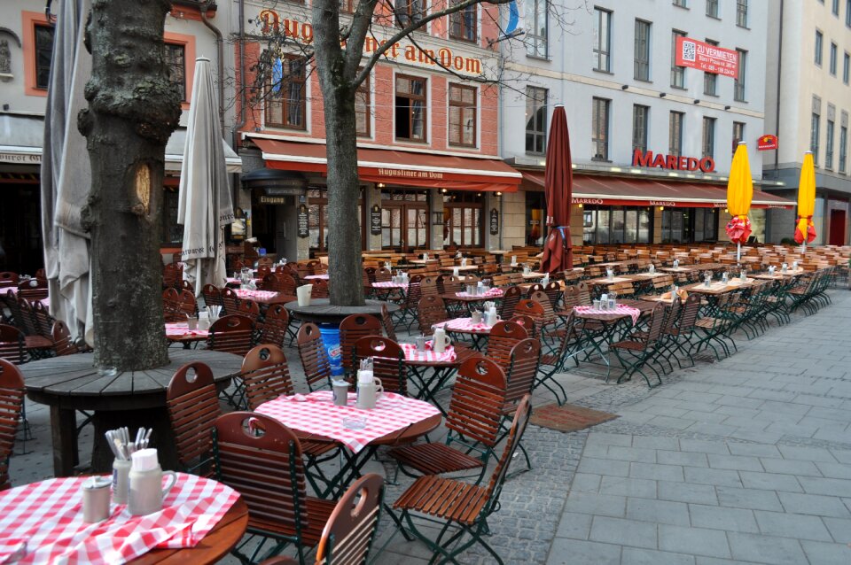 Table building tourism
