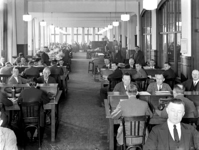 Zaal met kwitantielopers, Bestanddeelnr 189-0020