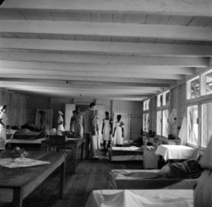 Zaal in het Prinses Juliana Zendingshospitaal in Kabelstation, Bestanddeelnr 252-4338