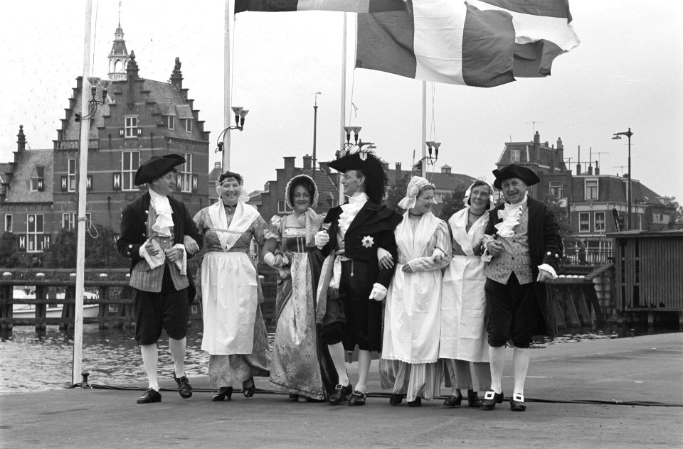 Zaandam 150 jaar stad Zaandammers in oude costuums, Bestanddeelnr 912-5888