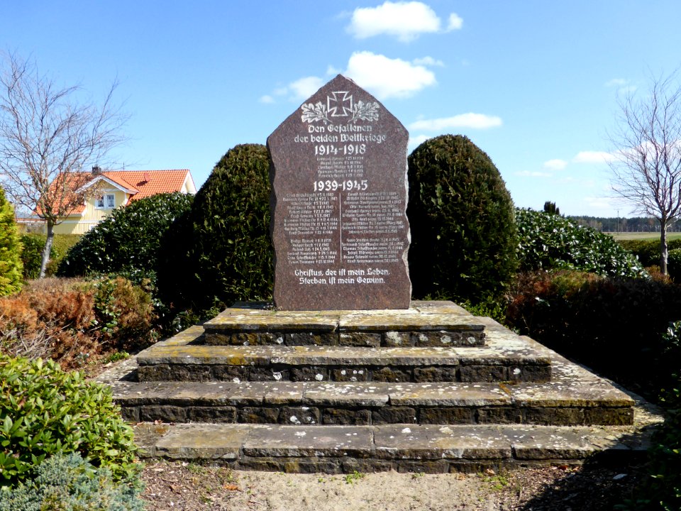Zahrenholz Denkmal1