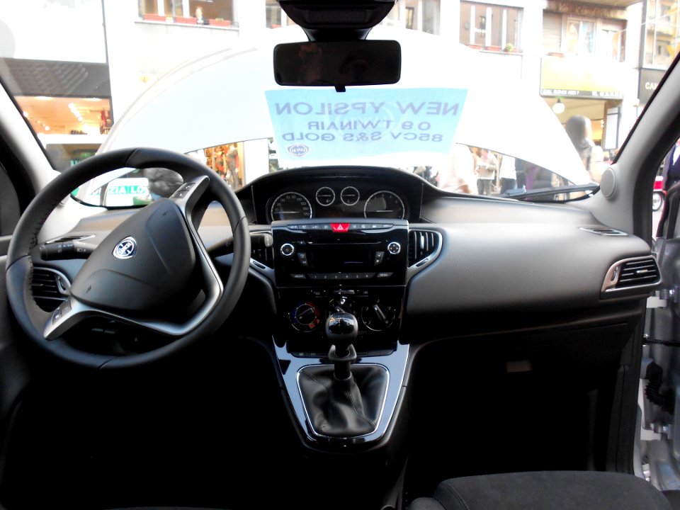 Ypsilon interni2