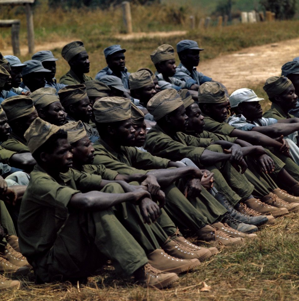 Zaire (voorheen Belgisch Congo ) kamp van Angolese Bevrijdingsbeweging F.N.L.A., Bestanddeelnr 254-9404