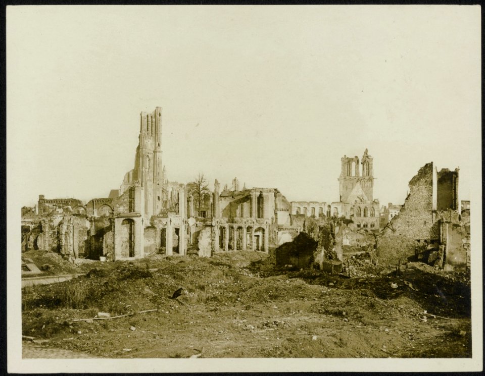 Ypres as it is today after perpetual German bombardment. Ruins at Ypres, Bestanddeelnr 158-0160