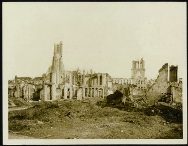 Ypres as it is today after perpetual German bombardment. Ruins at Ypres, Bestanddeelnr 158-0160