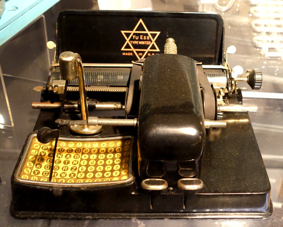 Yu Ess Hebrew typewriter, 1919 - Museum of Science and Industry (Chicago) - DSC06808