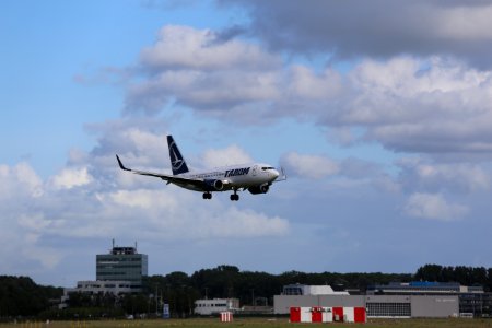 YR-BGH EHAM 1