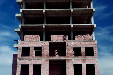 Youths at a construction site in Ankawa 02