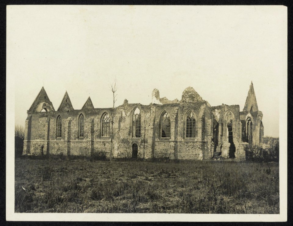 Ypres as it is today after perpetual German bombardment. Photo shows the church, Bestanddeelnr 158-0990