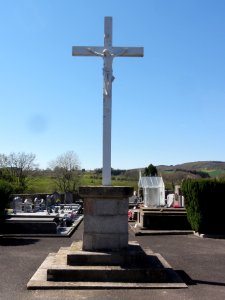 Youx (Puy-de-Dôme) croix de cimetière