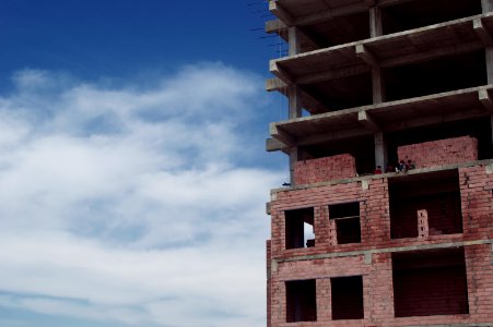 Youths at a construction site in Ankawa 01