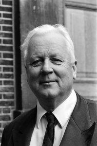 Zakenman Van Eeghen terug uit Sovjet Unie praat met minister van Algemene Zaken , Bestanddeelnr 933-2756