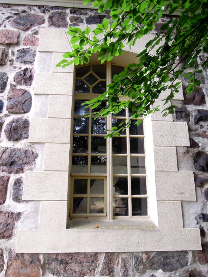 Zallmsdorfer Kirche -Südfassade Saallicht turmseitig- im August 2020