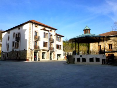Zalla (Mimetiz) - Plaza Euskadi 3