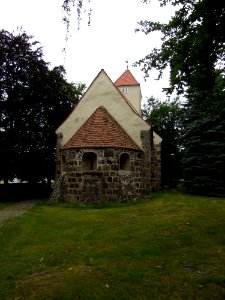Zallmsdorfer Kirche -Ostansicht mit Apsis- im August 2020