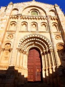 Zamora - Catedral, Puerta del Obispo 1