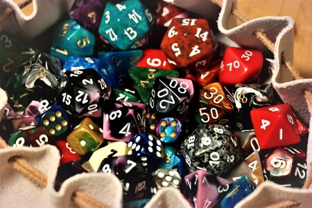 Play dice eyes pay