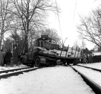 Zandvoort. Tram loopt op trailer bij Bentveld, Bestanddeelnr 906-9506