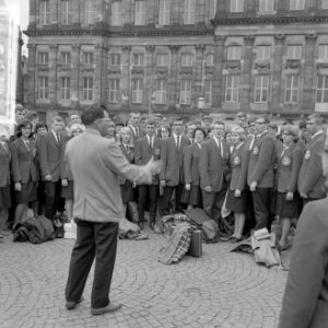Zanggroep All Ohio Choir uit VS bracht zanguitvoering de Dam, Bestanddeelnr 917-9907