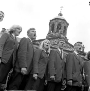 Zanggroep All Ohio Choir uit VS bracht zanguitvoering de Dam, Bestanddeelnr 917-9906