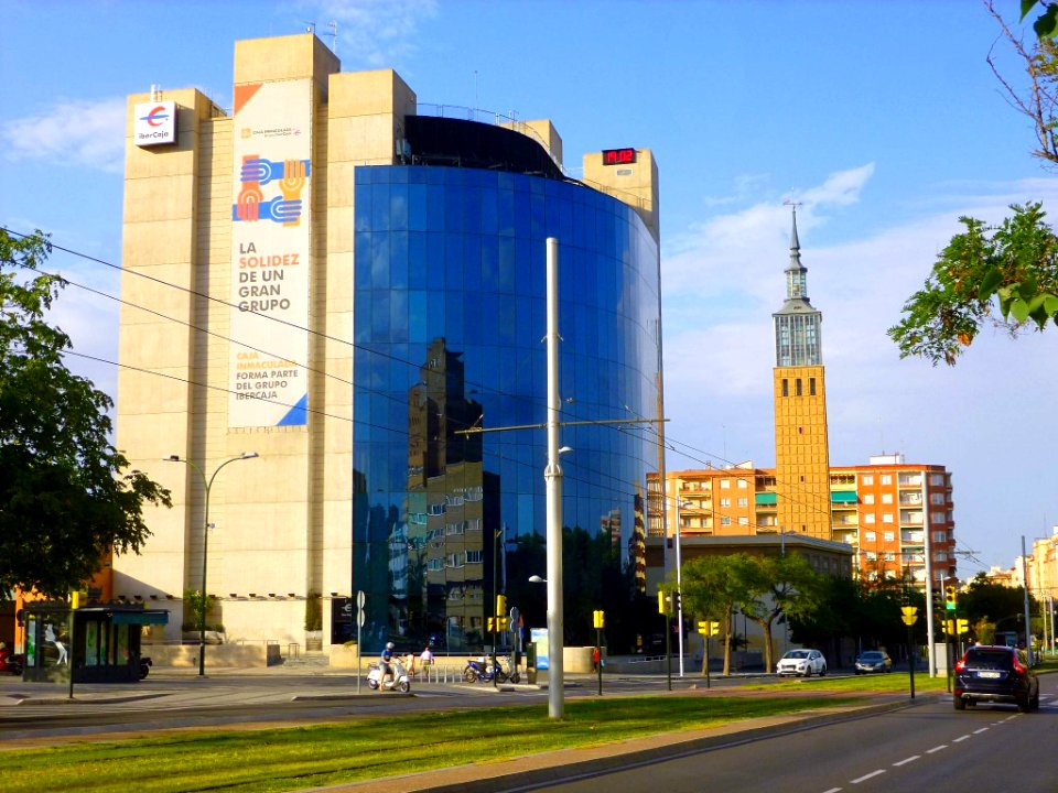 Zaragoza - Edificio Hiberus-CAI (actual Ibercaja, Paseo de Isabel la Católica) 2