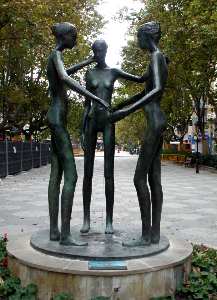 Zaragoza - Escultura 'Complicidad', de Alberto Gomez Ascaso