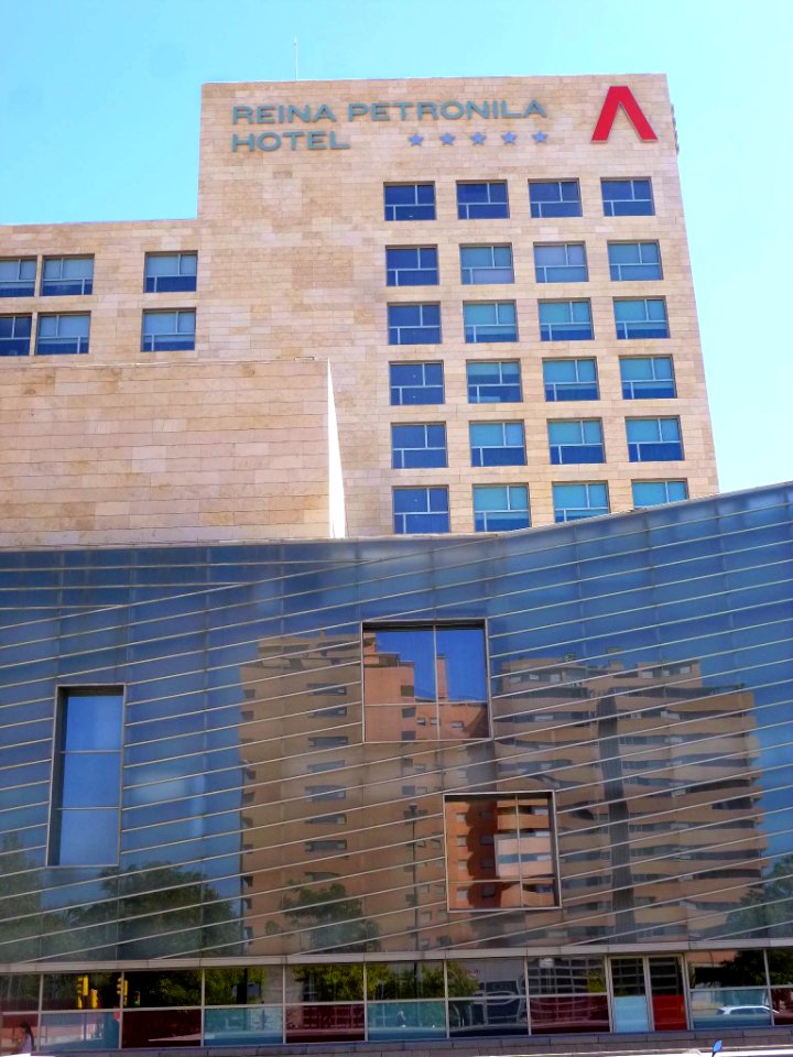 Zaragoza - Complejo Aragonia - Hotel Reina Petronila 4