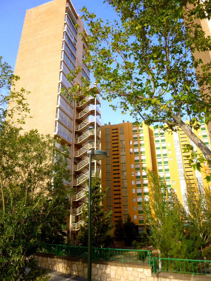 Zaragoza - bloques de apartamentos 12