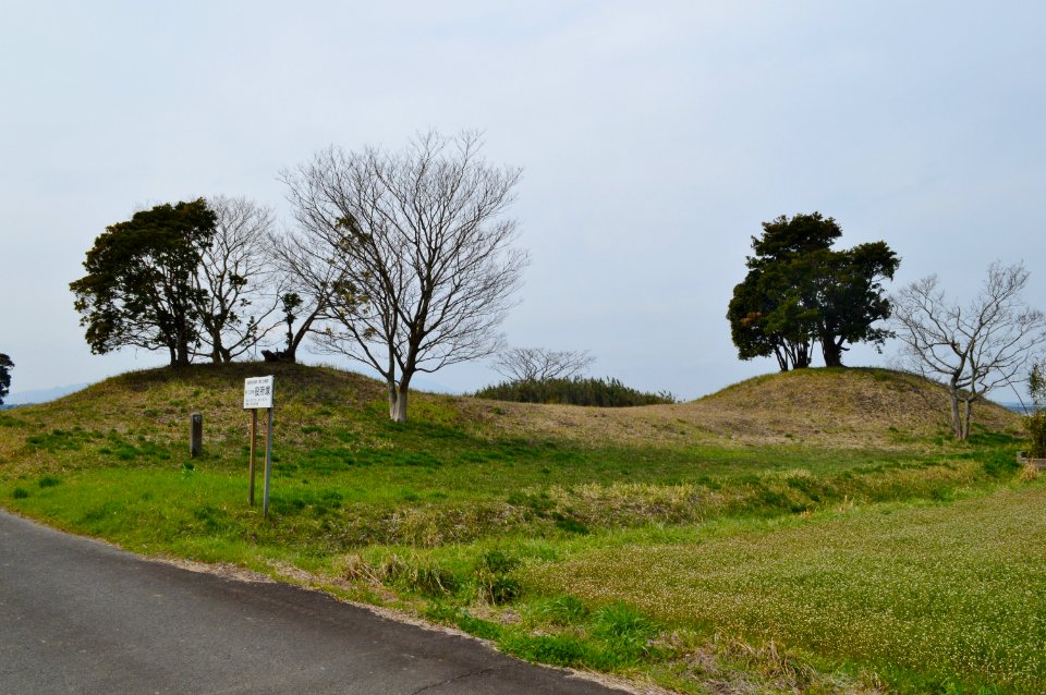Yakushozuka Kofun, zenkei