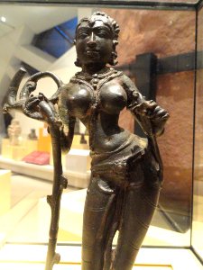 Yakshi, Karnataka or Deccan, India, Chalukya Period, 8th-9th century - Royal Ontario Museum - DSC09697