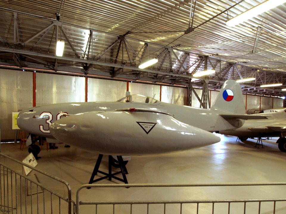 Yakovlev Yak-17 Feather (30), IS-10001 pic3