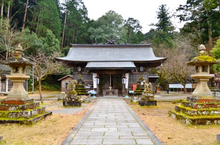 Yabu-jinja, haiden