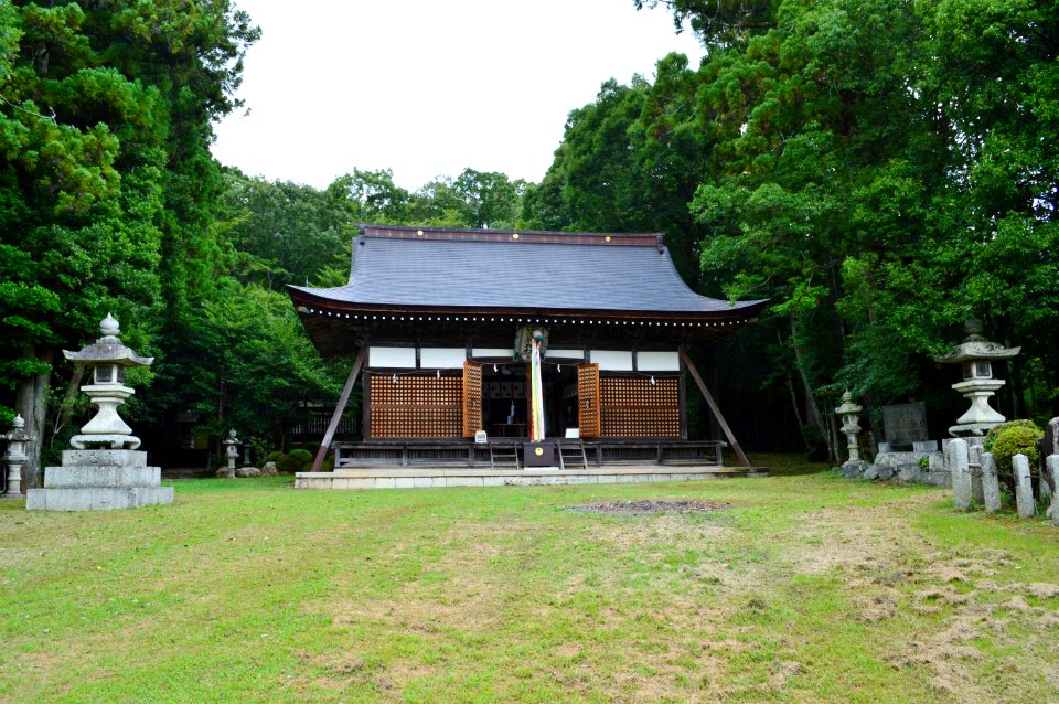 Yamatsuteru-jinja, haiden