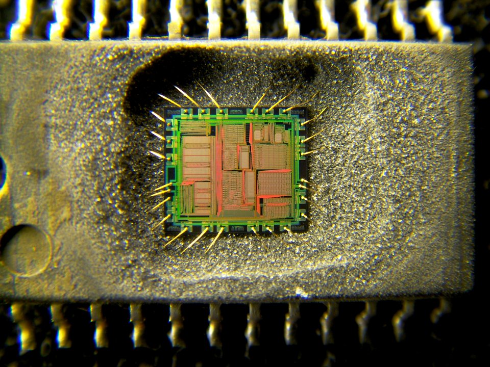 Yamaha YMF262 audio IC decapsulated