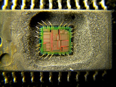 Yamaha YMF262 audio IC decapsulated