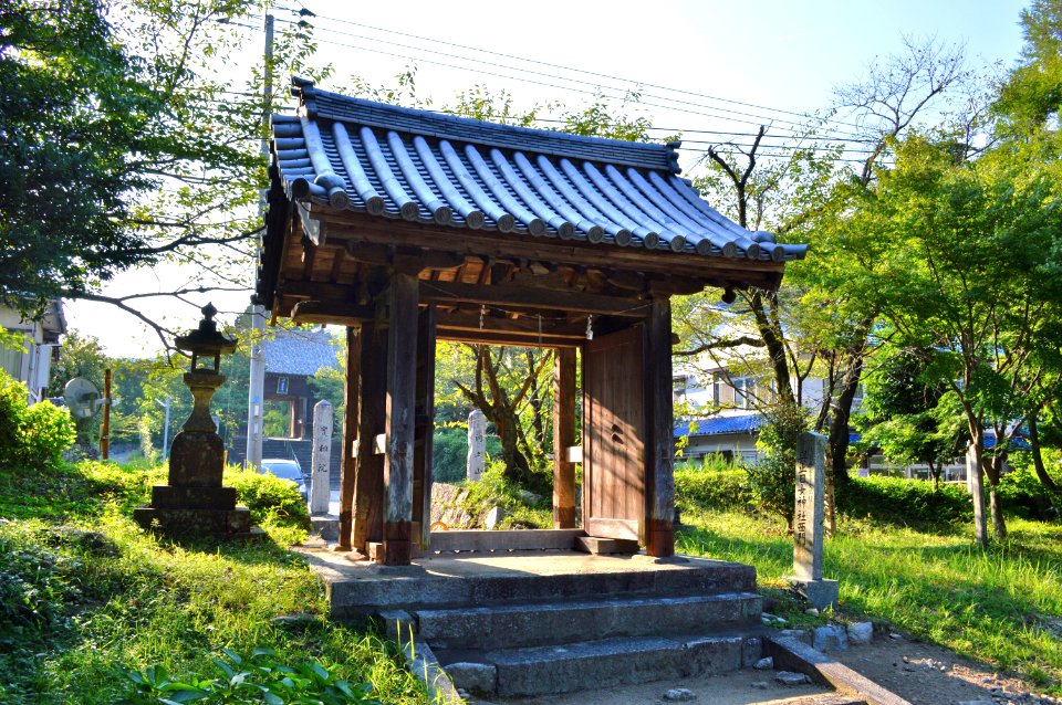 Yodohime-jinja nishimon