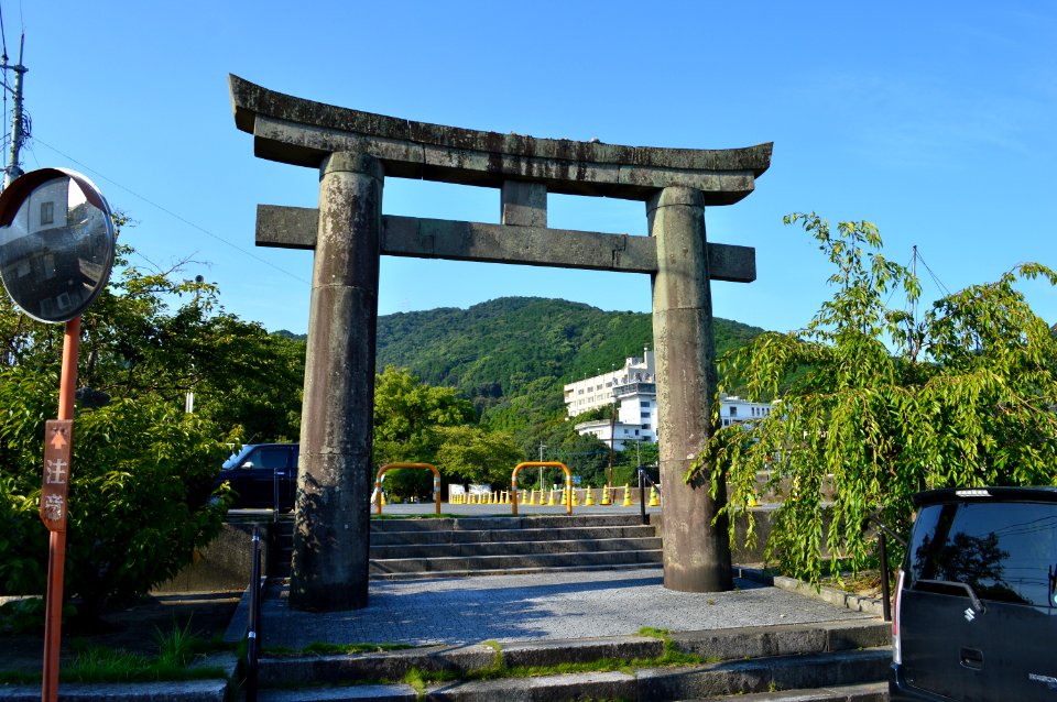 Yodohime-jinja ninotorii