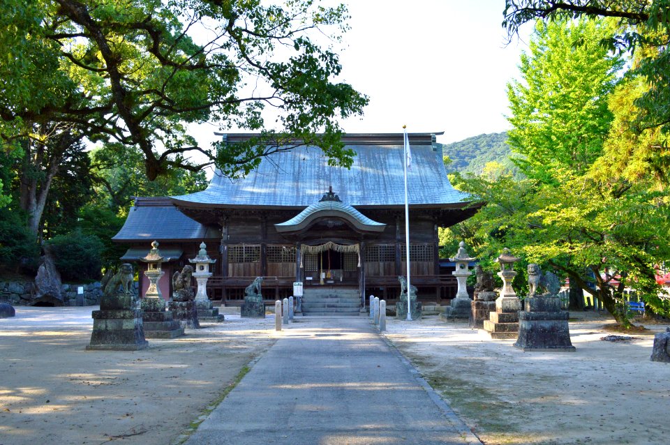Yodohime-jinja haiden