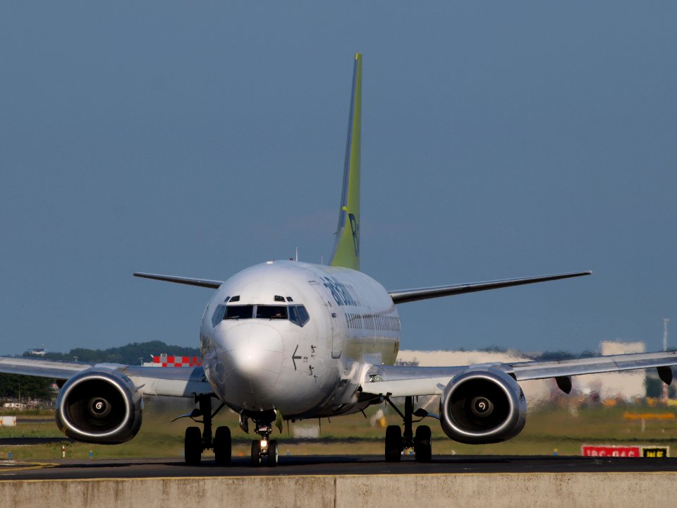 YL-BBE Air Baltic Boeing 737-53S - cn 29073 taxiing 18july2013 pic-002