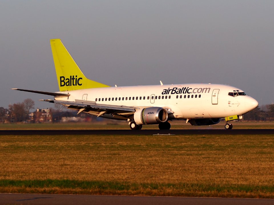 YL-BBN Air Baltic Boeing 737-522 - cn 26683, landing at AMS Amsterdam (Schiphol), pic3