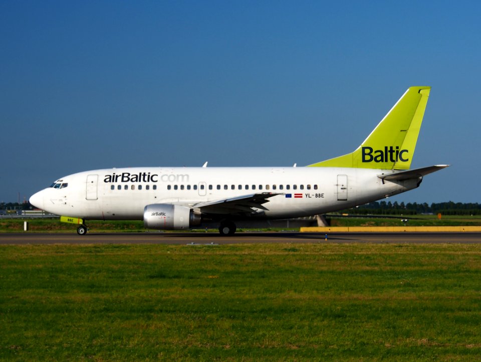 YL-BBE Air Baltic Boeing 737-53S - cn 29073 taxiing 18july2013 pic-005